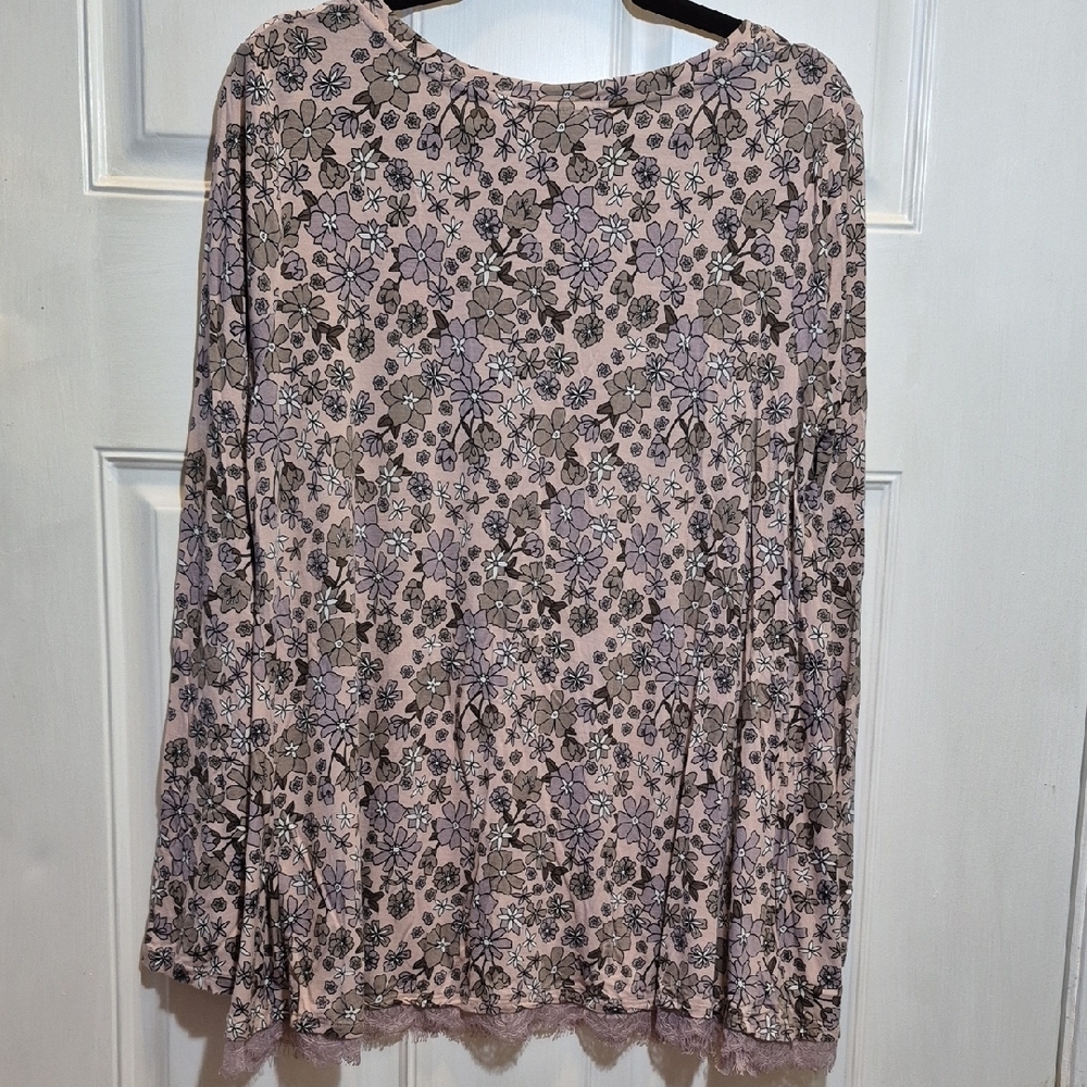 LOGO by Lori Goldstein Floral Lace Trim Blouse Pink and Gray - Picture 7 of 7